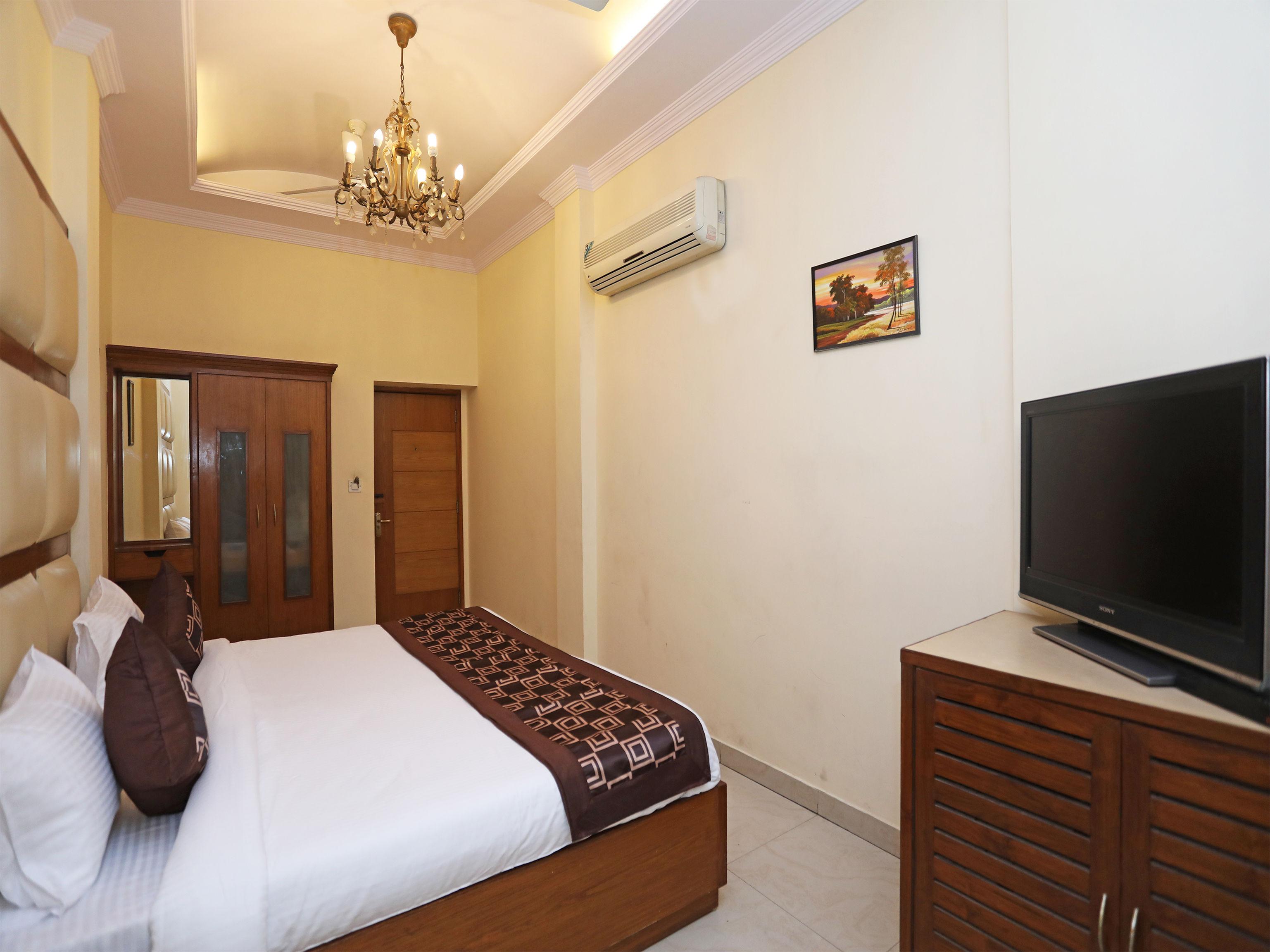 Capital O 10750 Hotel Vivek Nuova Delhi Esterno foto