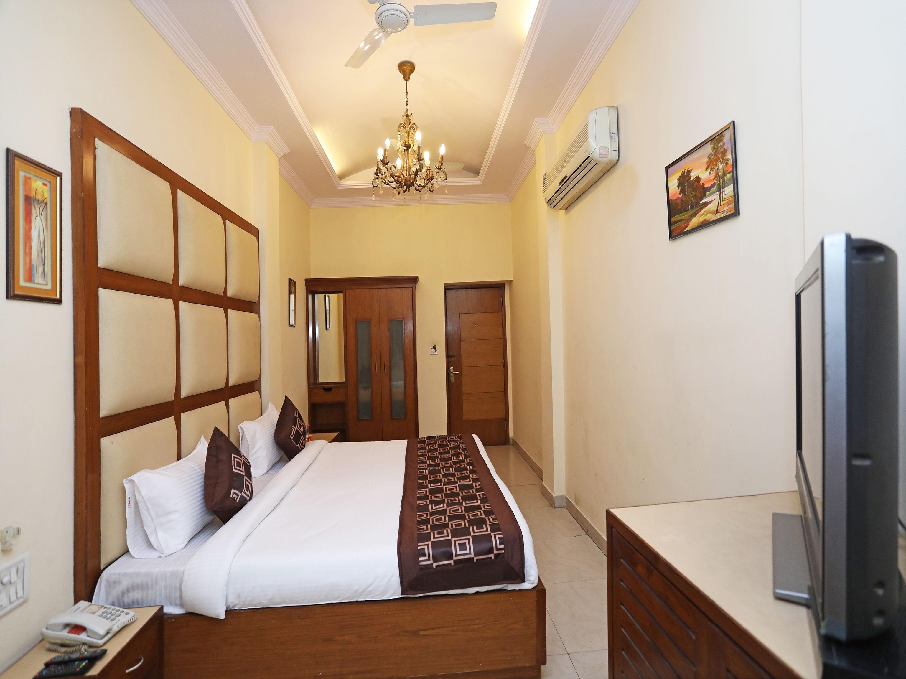 Capital O 10750 Hotel Vivek Nuova Delhi Esterno foto
