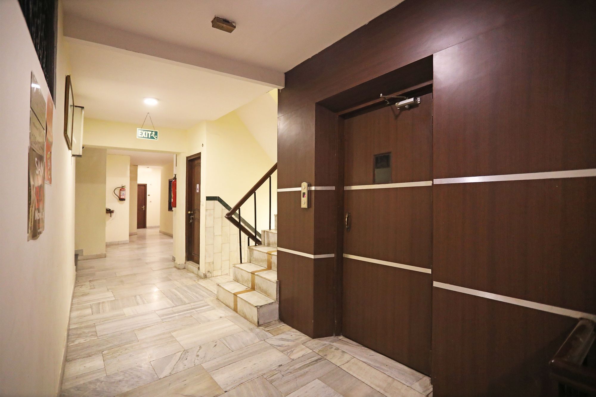Capital O 10750 Hotel Vivek Nuova Delhi Esterno foto